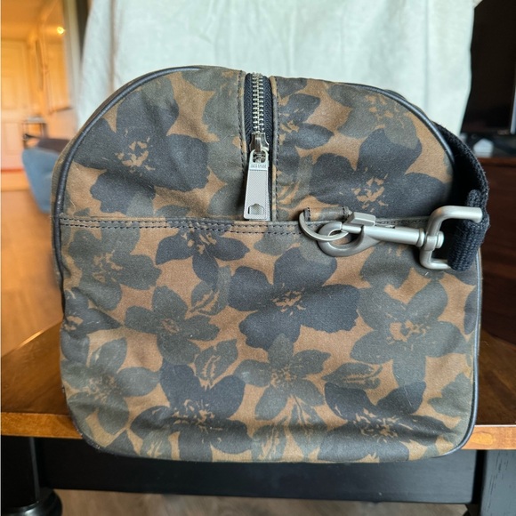 JACK SPADE - Floral Camo Duffle in Waxed Canvas - Picture 3 of 9